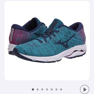 Mizuno Waveknit Wave Inspire 16 size 9 worn once!